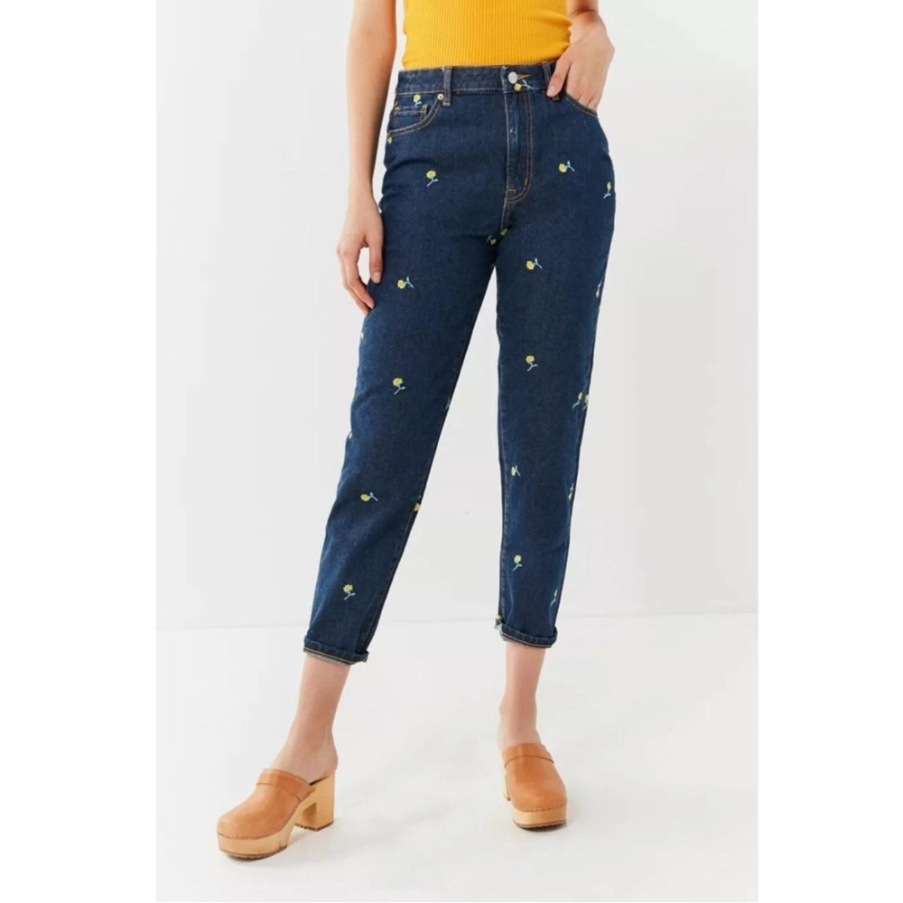 Urban Outfitters Blue Cropped Ankle Jeans size 26